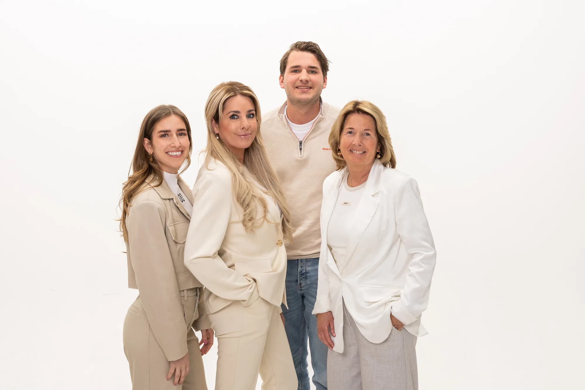 Het team van Brum & Keizer Dienstverlening: Marloes, Jacqueline, Bente en Christian